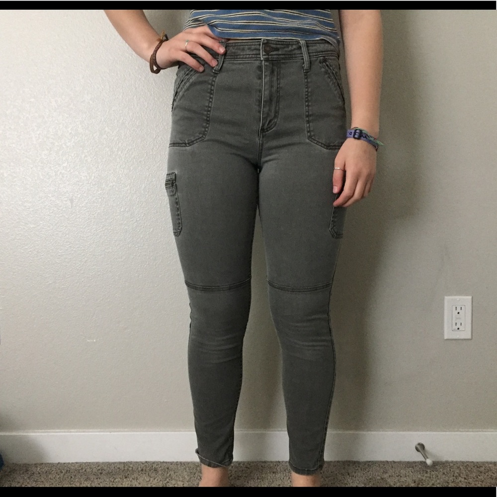 ABERCOMBIE and Fitch cargo skinny jeans!